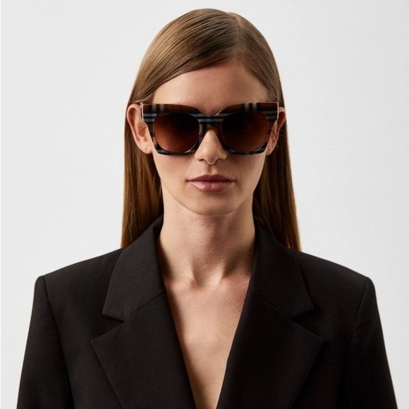 Authentic NEW BURBERRY BE4364 3967/13 WOMEN'S
SUNGLASSES B 4364 - Picture 3 of 16